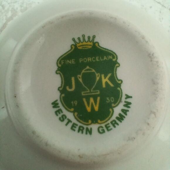 Vintage Porcelain Round Trinket Box JWK Josef Kuba Western Germany w/ Gold Trim - Picture 11 of 13